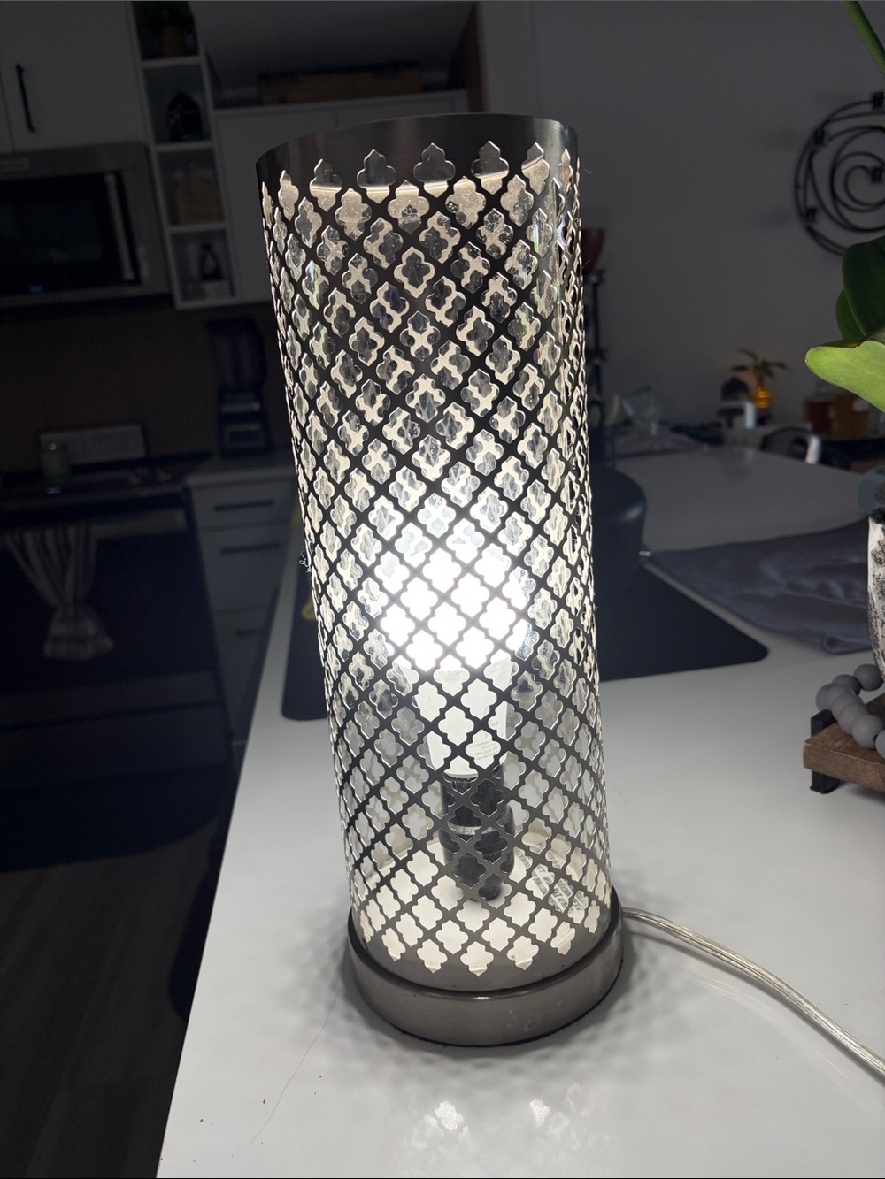 Metal Lattice Table Lamp - Silver